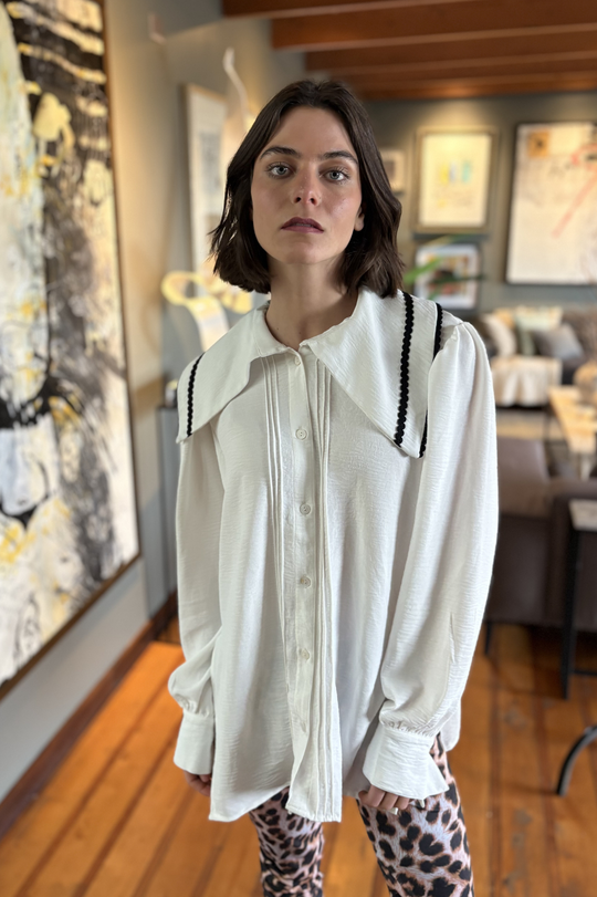 Blusa Queen Elisa White