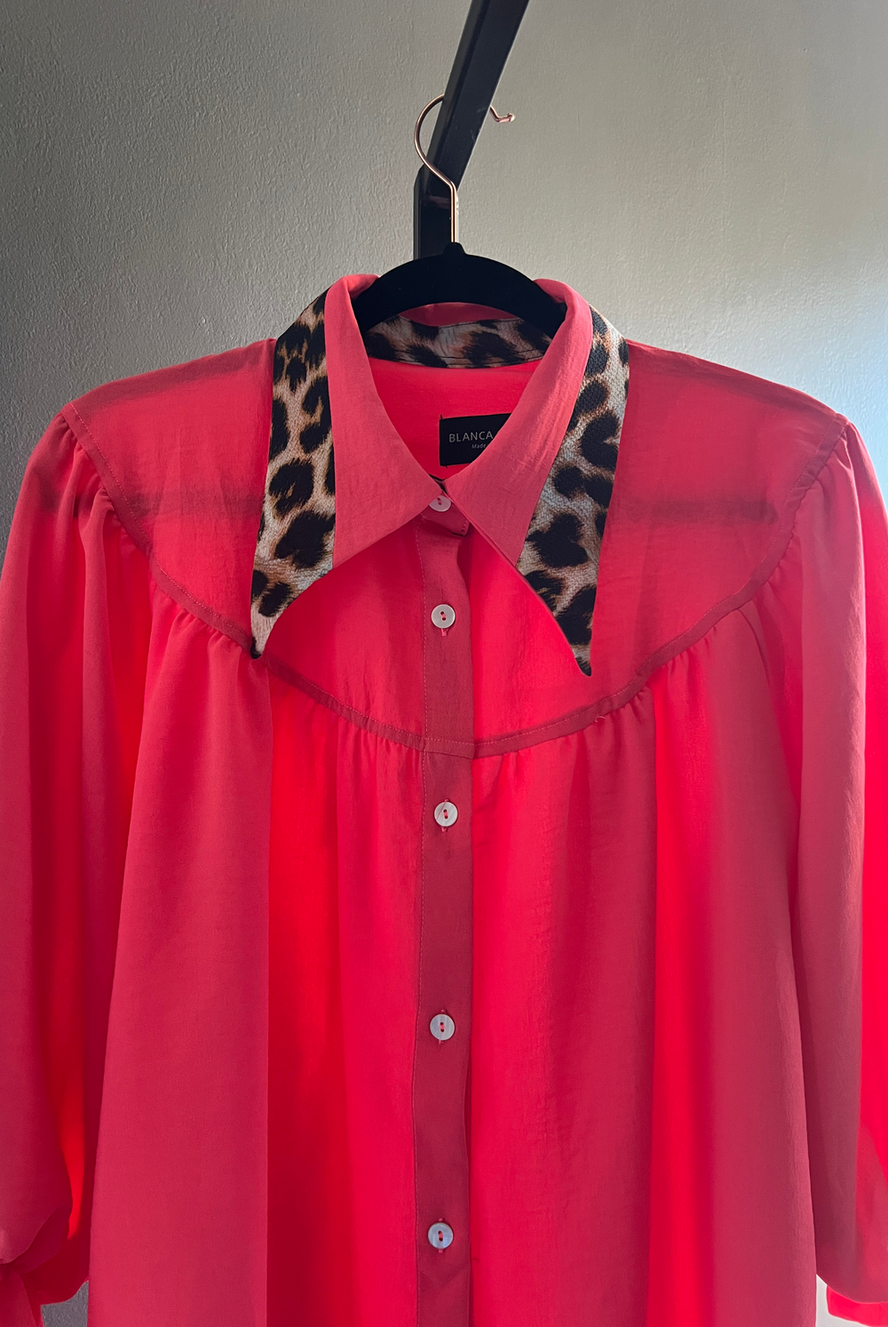 Blusa Rafaela Leopard Coral