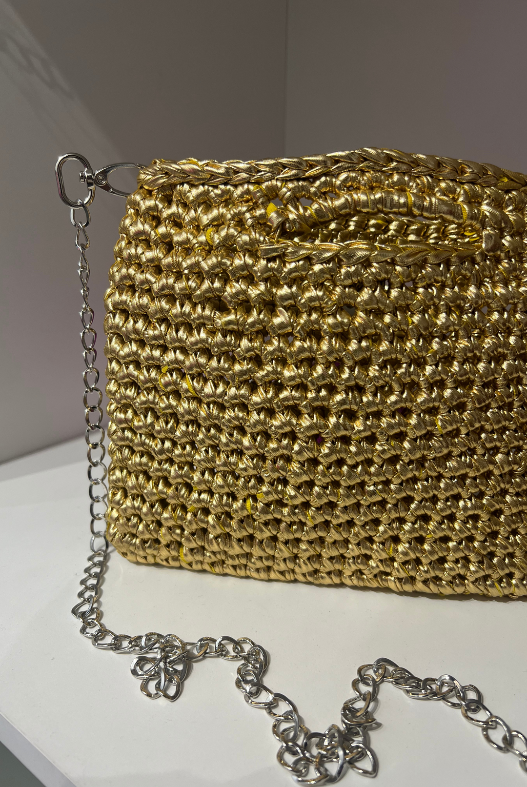 Cartera Rafia Dorado